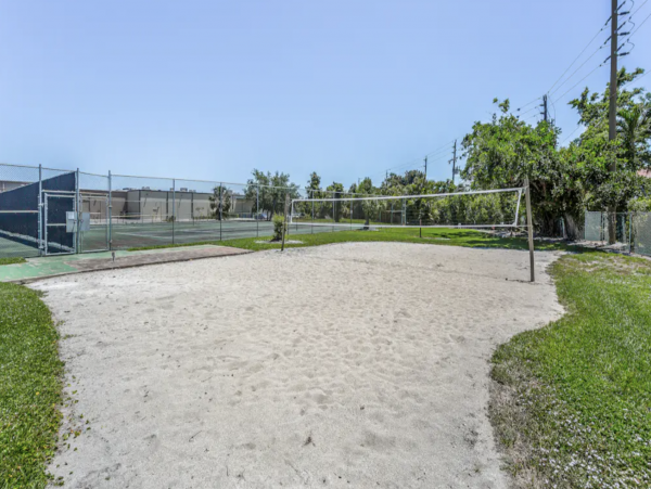 Quick drive to Downtown Naples and Venetian Bay